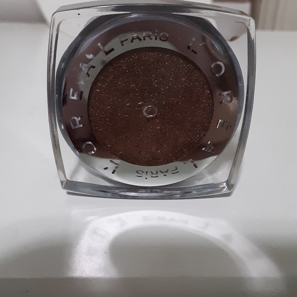 L'OREAL LUMI POWDER GLOW AND LOREAL EYESHADOW